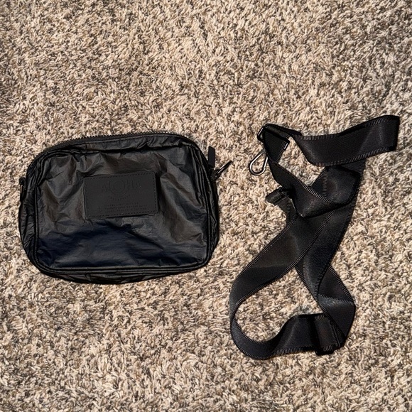 Aloha Collection Le Tour Crosbody Bag - Picture 2 of 4